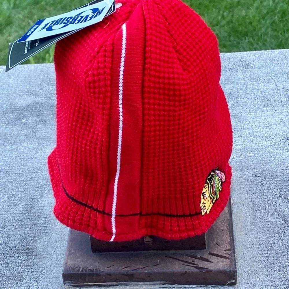 Chicago Blackhawks Hockey Girls‎ Red Reebok Reversible  Knit Hat New with Tags